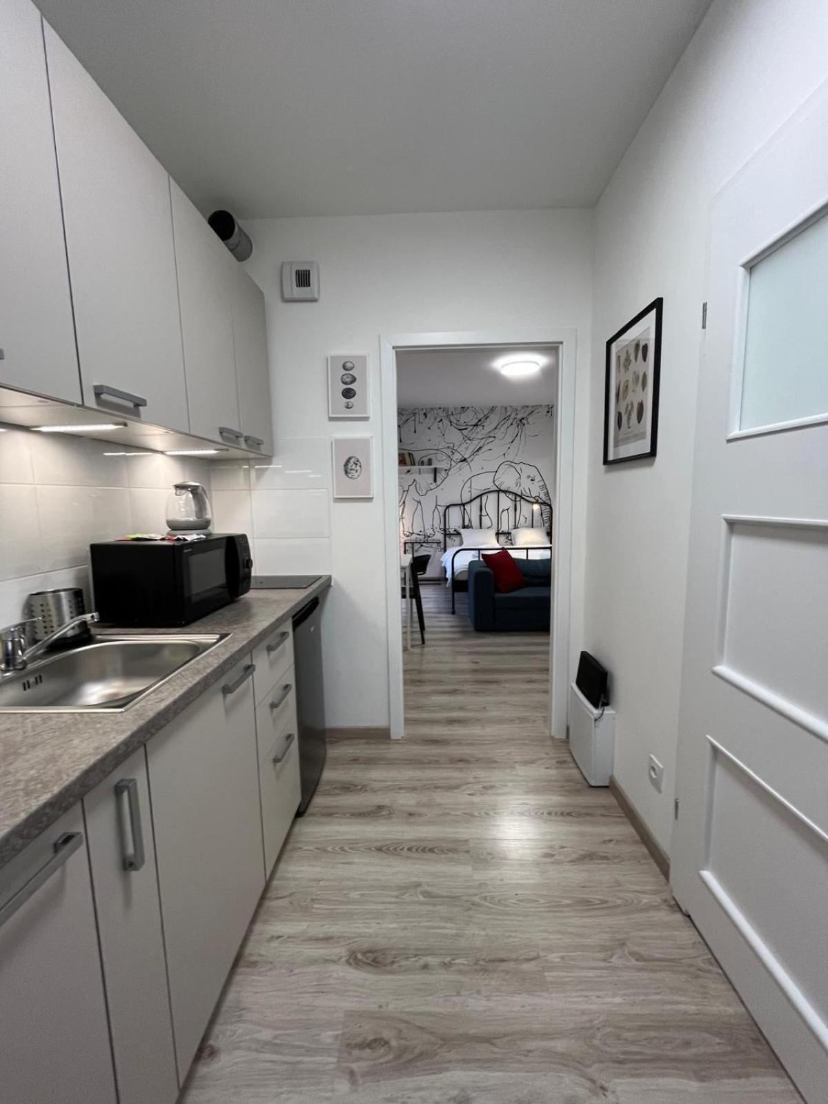 Wilenska Express Apartment วอร์ซอ ภายนอก รูปภาพ